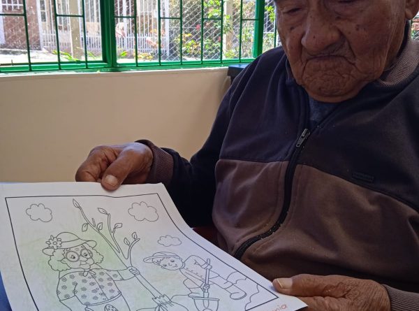 Siembra de hortalizas y creación del semillero para 27 adultos mayores del Ancianato Municipal de Paipa Raquelita Ochoa