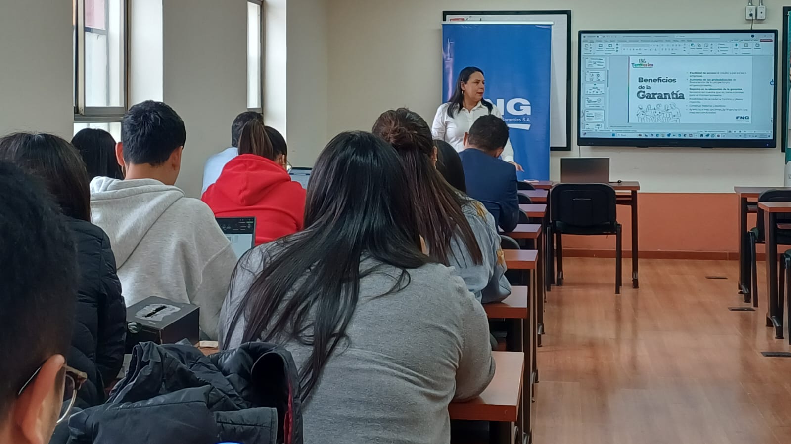 La Universidad Santo Tomás y el Fondo Nacional de Garantías impulsan la Educación Financiera