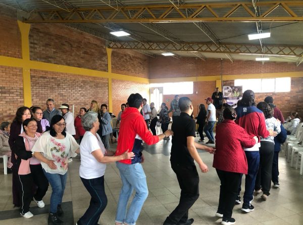 Bienestar y Alegría en Comunidad: una jornada llena de música, movimiento y memoria para los adultos mayores