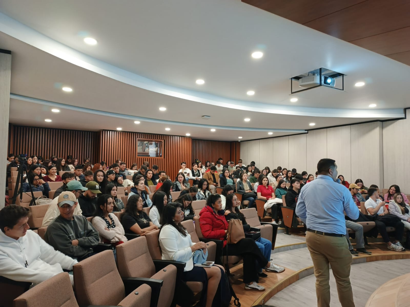 Educación financiera para el desarrollo: segunda edición con el Fondo Nacional de Garantías