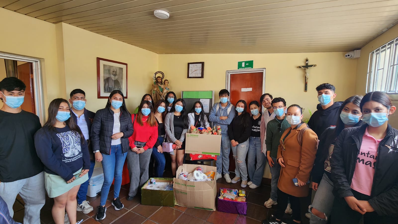 Visita especial en conmemoración a las madres de la Fundación Asilo San José