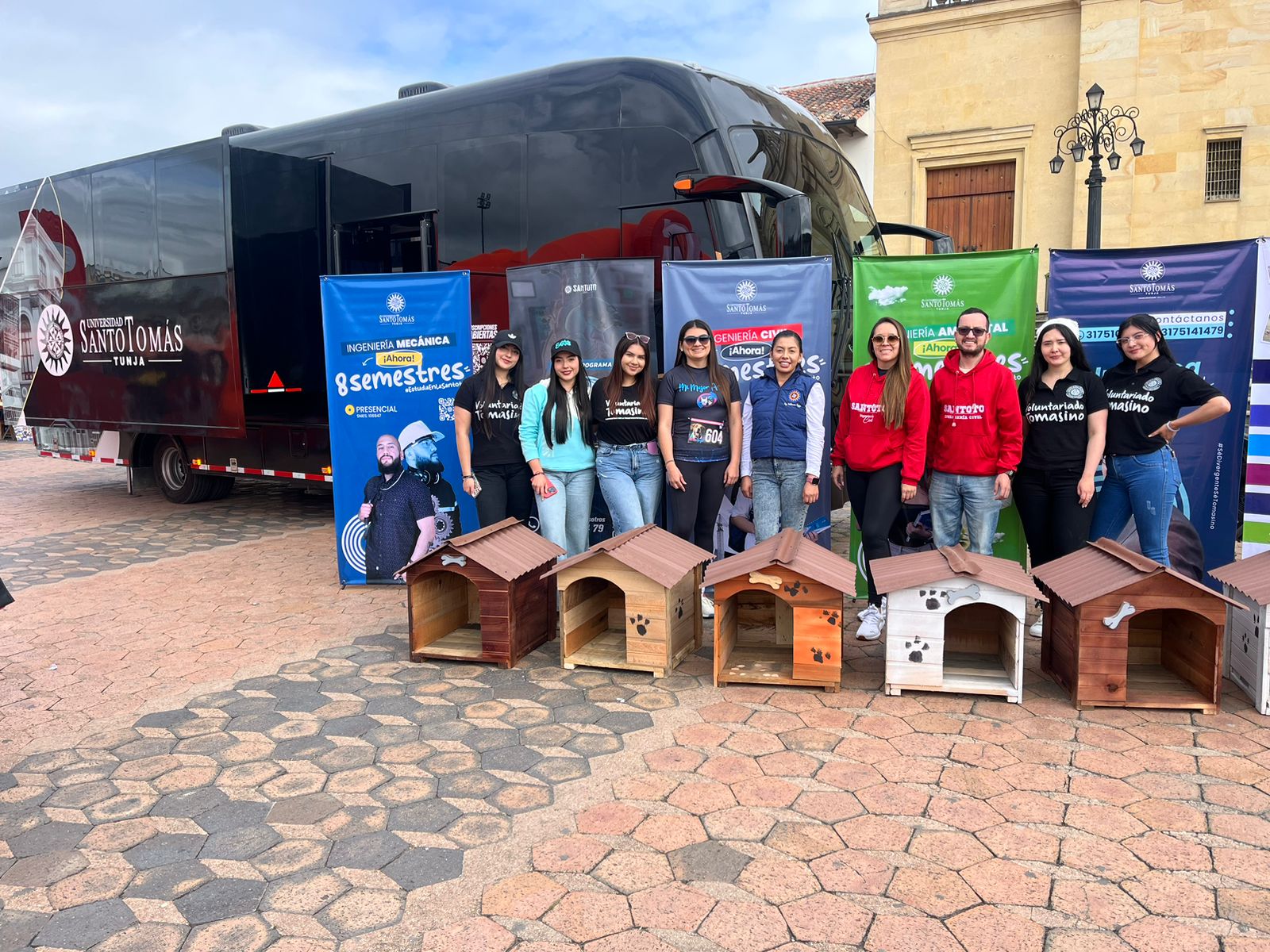 La Universidad Santo Tomás participó en la carrera “Ángel por los animales”, una jornada solidaria por los seres sintientes