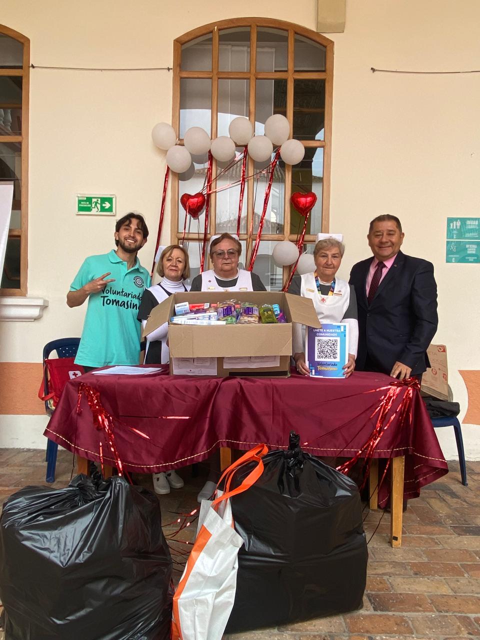 Unidos por la solidaridad: Donatón junto a las Damas Grises de la Cruz Roja