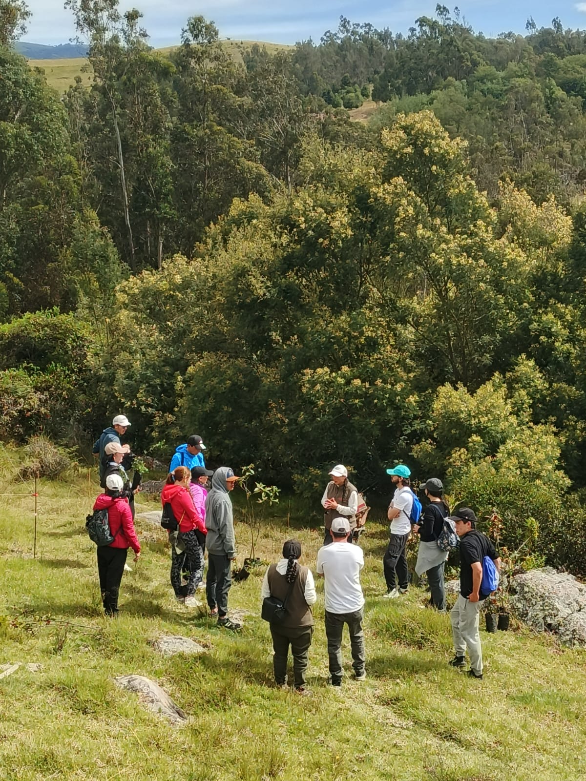 Jornada de Restauración Ecológica en el Sendero Farfacá